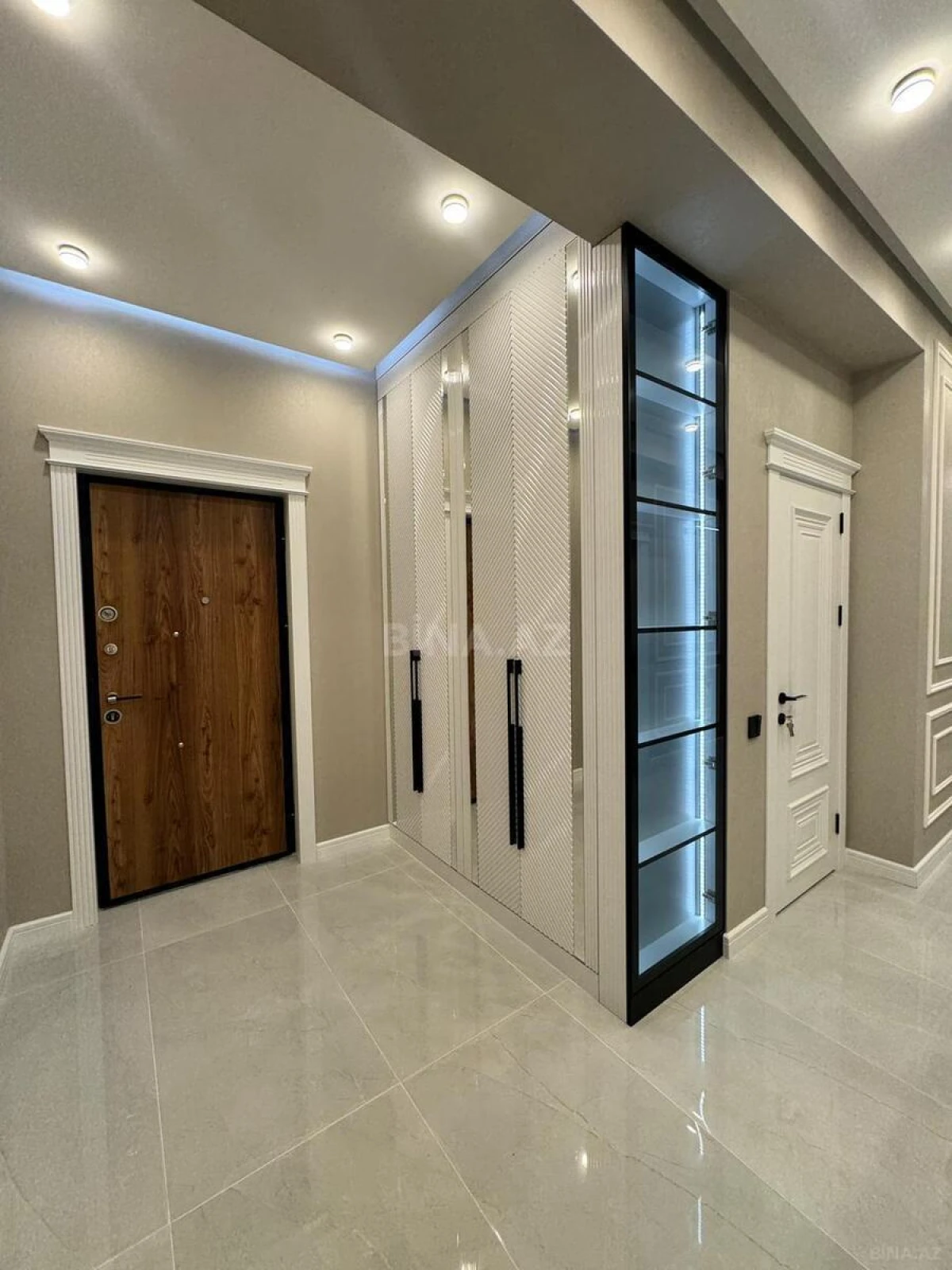 Satılır 3 otaqlı mənzil 105 m²