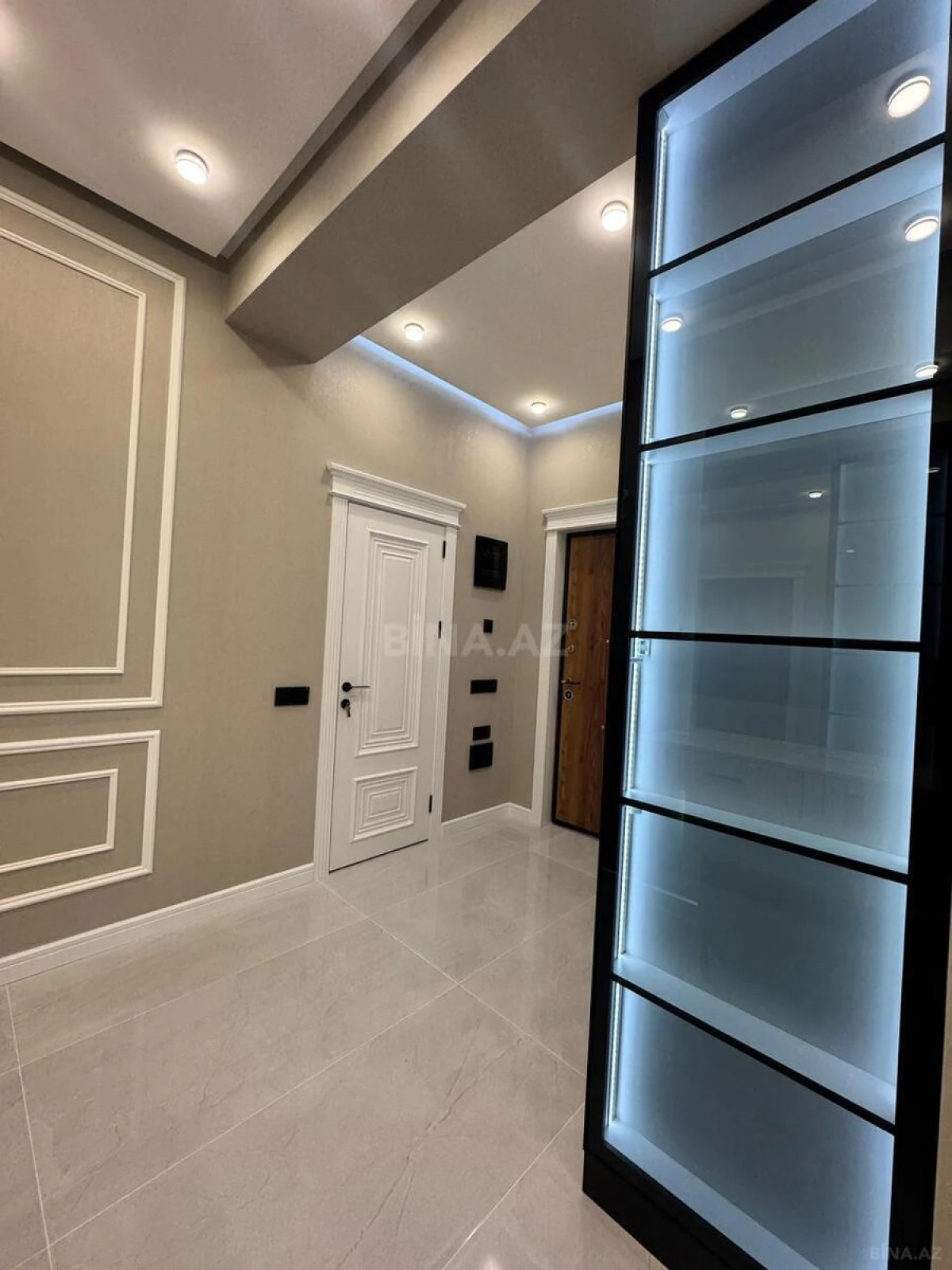 Satılır 3 otaqlı mənzil 105 m²