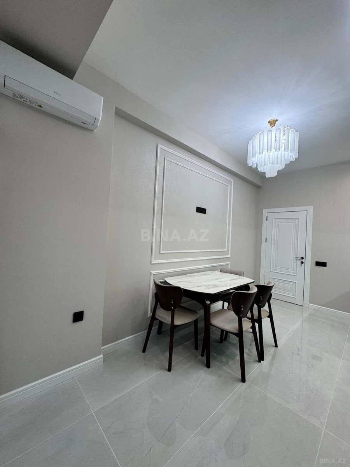 Satılır 3 otaqlı mənzil 105 m²