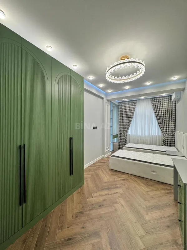 Satılır 3 otaqlı mənzil 105 m²