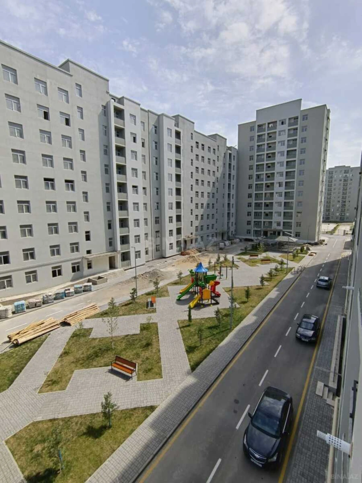 Satılır 4 otaqlı mənzil 100 m²