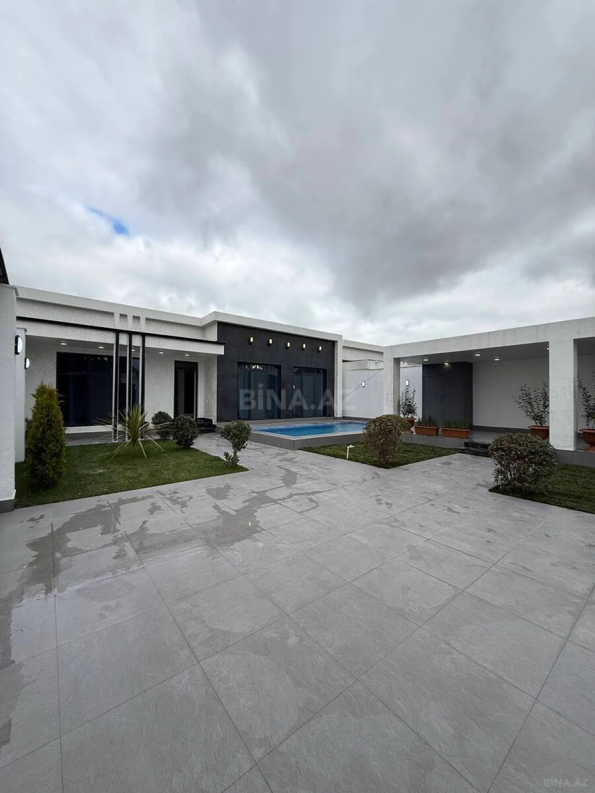 Satılır 4 otaqlı həyət evi 160 m²