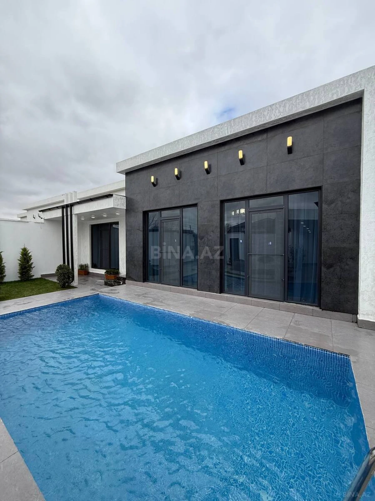 Satılır 4 otaqlı həyət evi 160 m²