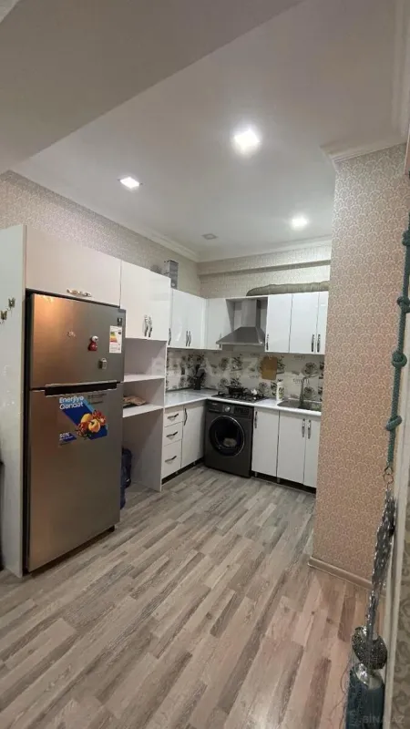 Satılır 2 otaqlı mənzil 76 m²