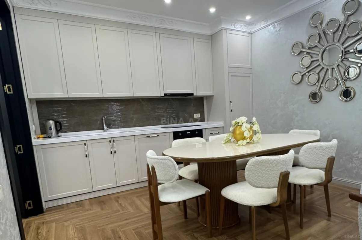 Kirayə verilir 3 otaqlı mənzil 108 m²