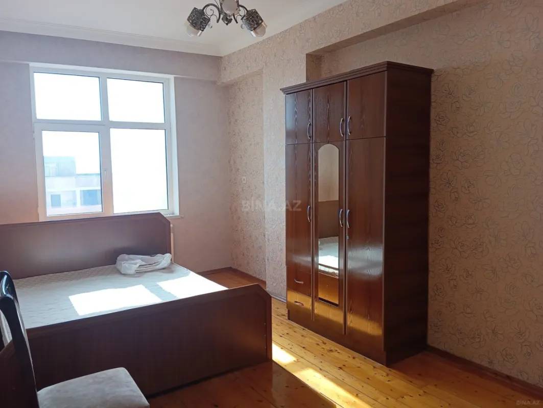 Kirayə verilir 2 otaqlı mənzil 75 m²