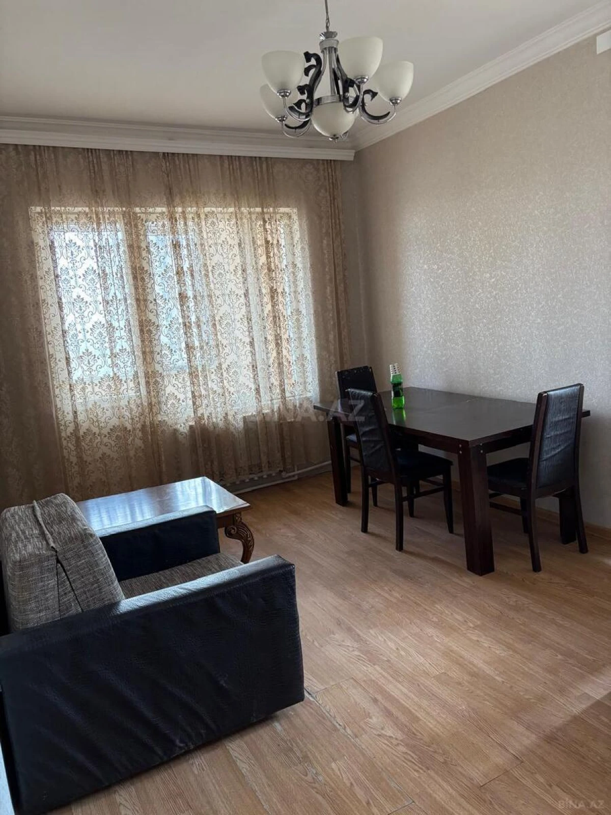 Satılır 2 otaqlı mənzil 70 m²
