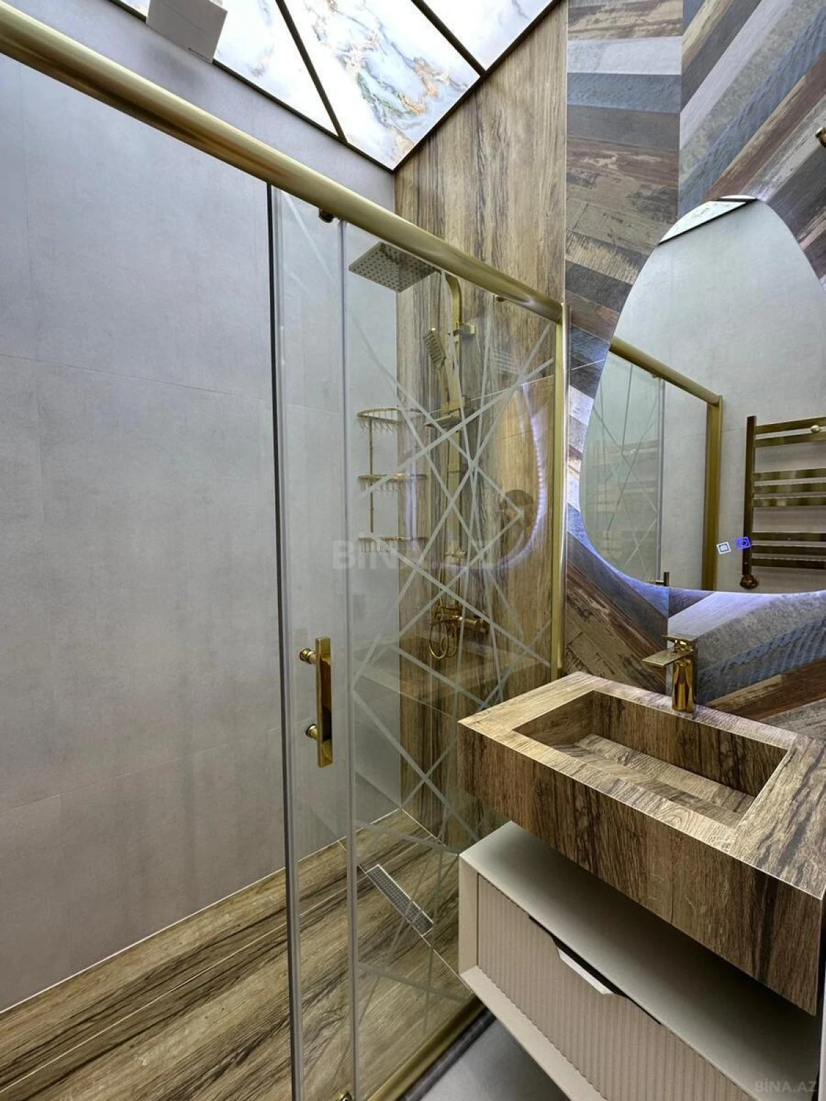 Satılır 2 otaqlı mənzil 84 m²