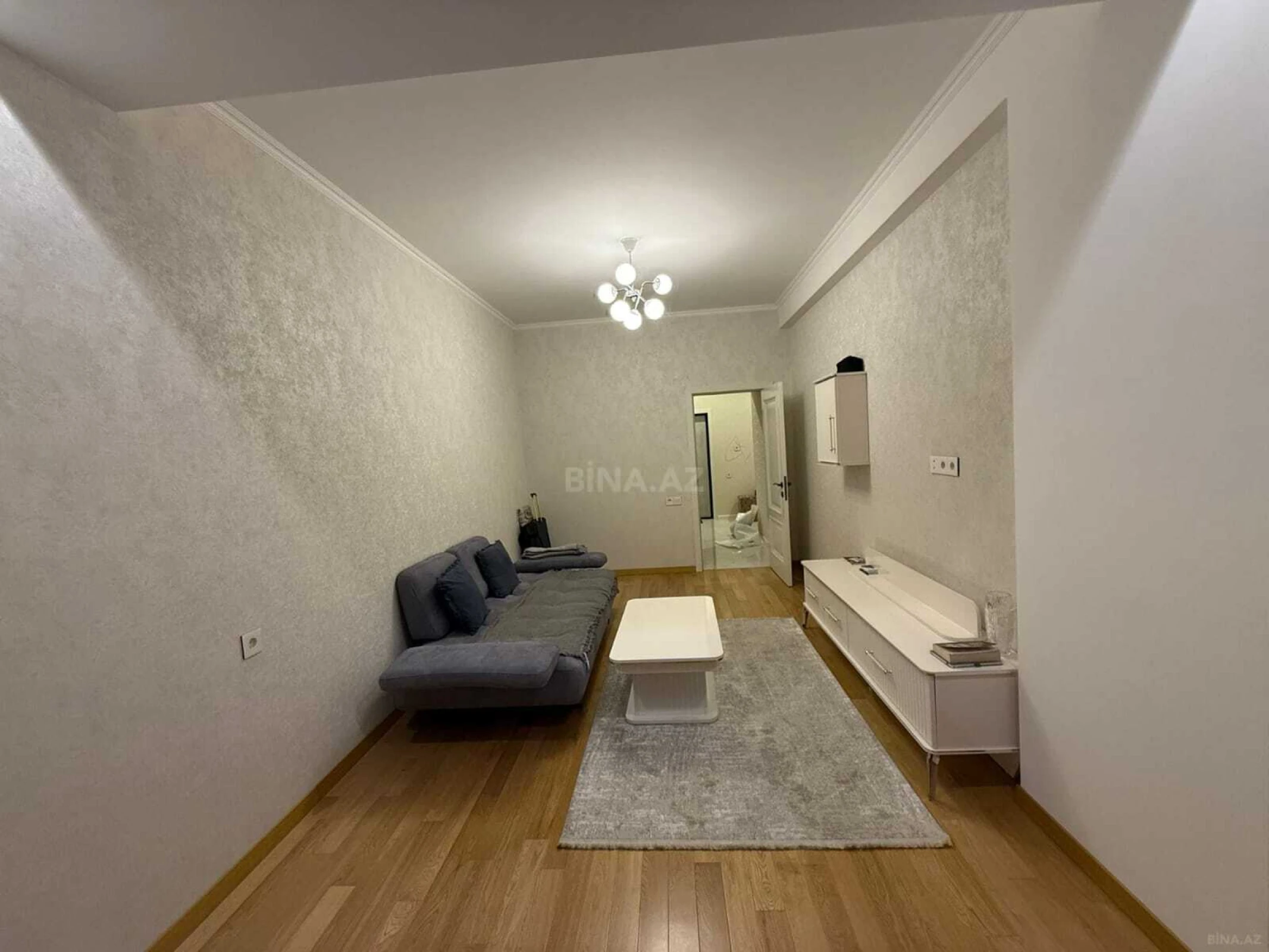 Kirayə verilir 2 otaqlı mənzil 80 m²