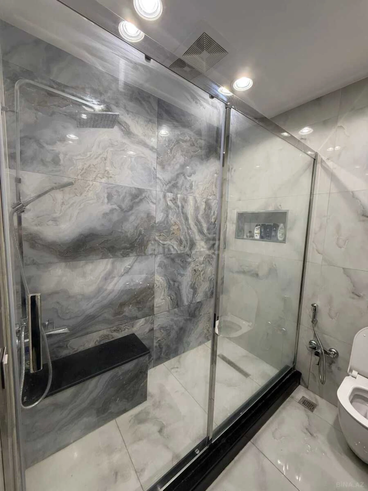 Kirayə verilir 2 otaqlı mənzil 80 m²