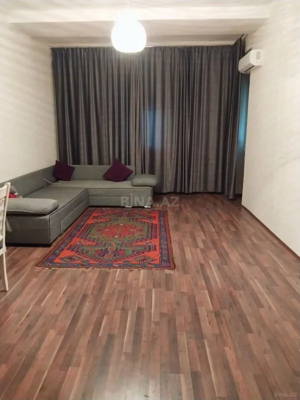 Kirayə verilir 2 otaqlı mənzil 70 m²
