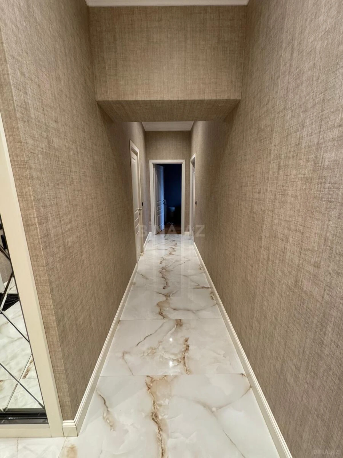 Satılır 3 otaqlı mənzil 114 m²