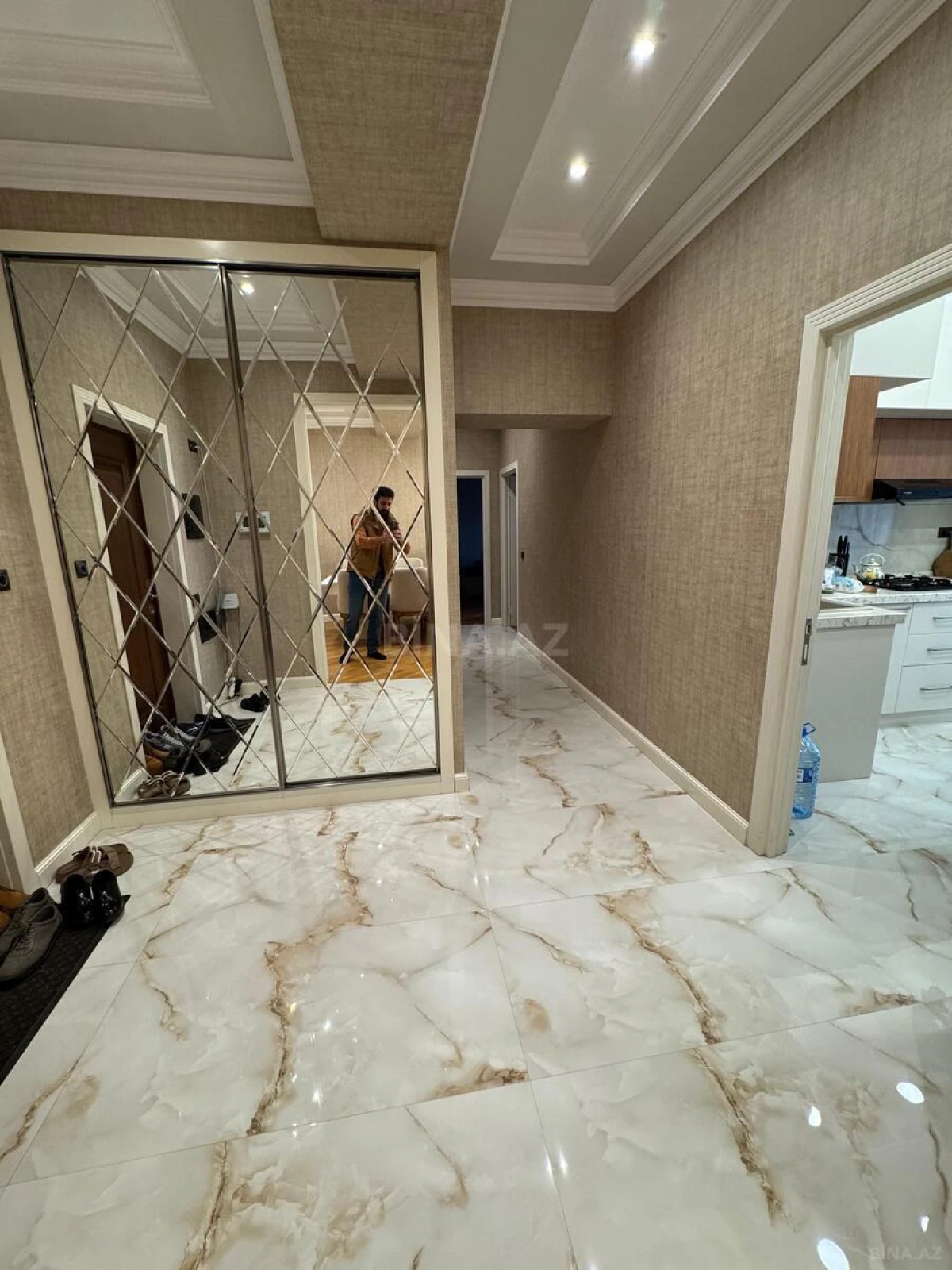 Satılır 3 otaqlı mənzil 114 m²