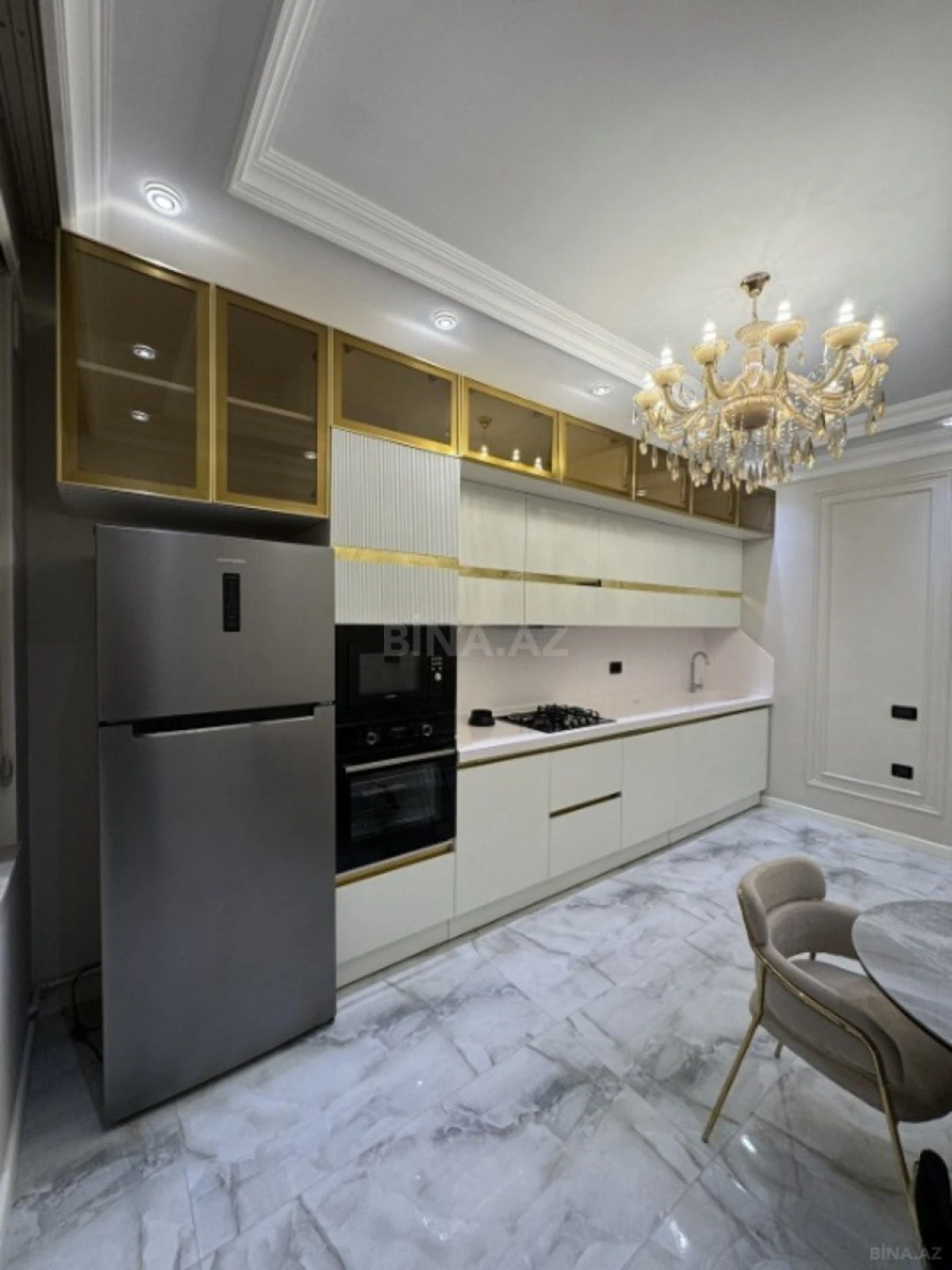 Kirayə verilir 2 otaqlı mənzil 75 m²