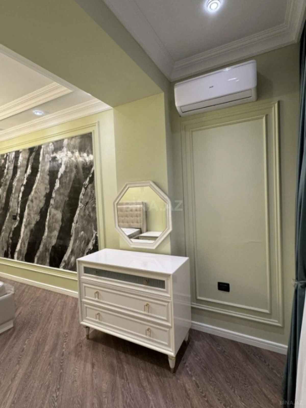 Kirayə verilir 2 otaqlı mənzil 75 m²