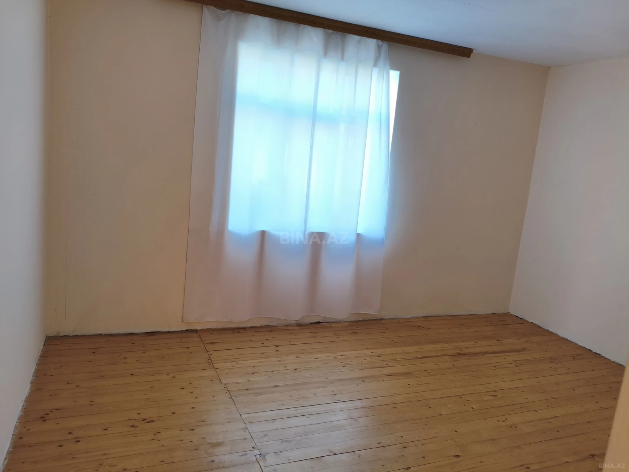Satılır 4 otaqlı həyət evi 165 m²