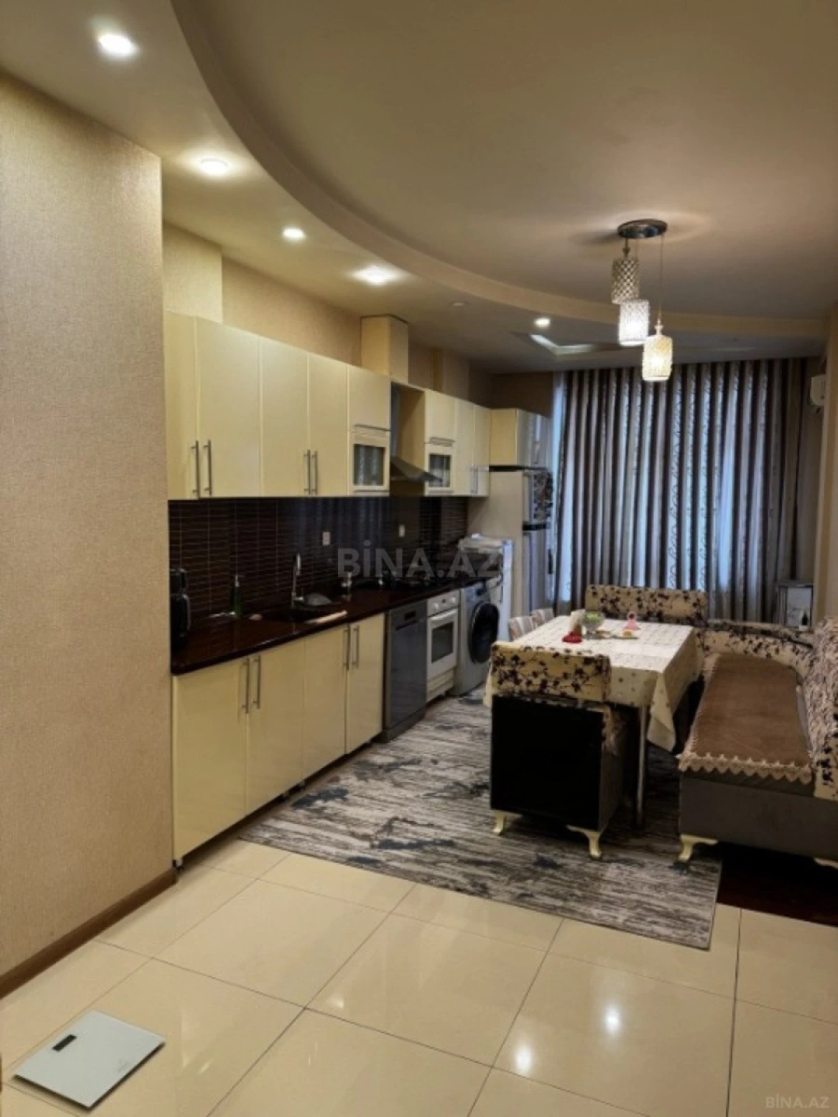 Satılır 4 otaqlı mənzil 165 m²