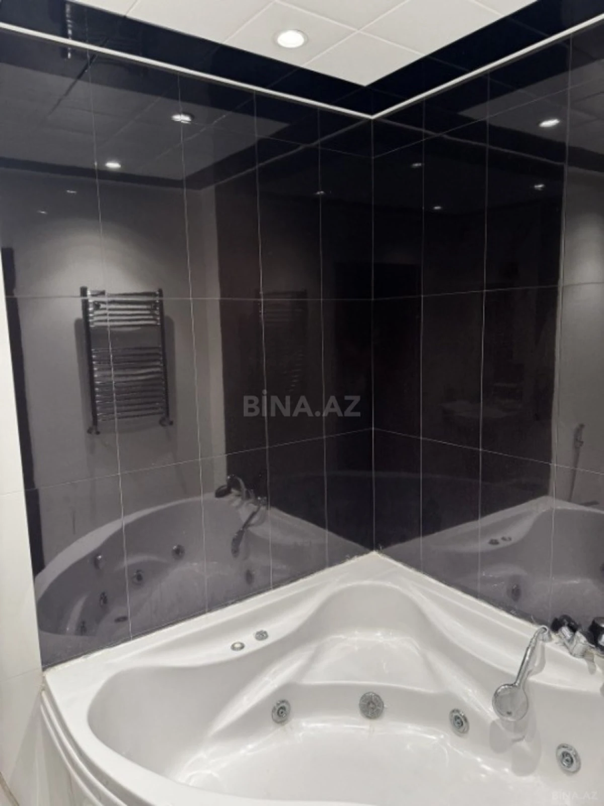 Satılır 4 otaqlı mənzil 165 m²