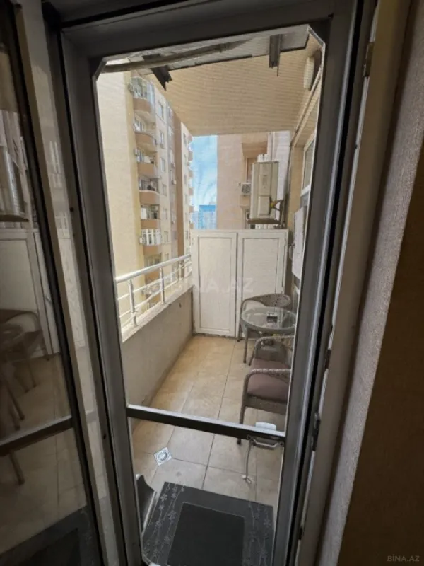 Satılır 4 otaqlı mənzil 165 m²