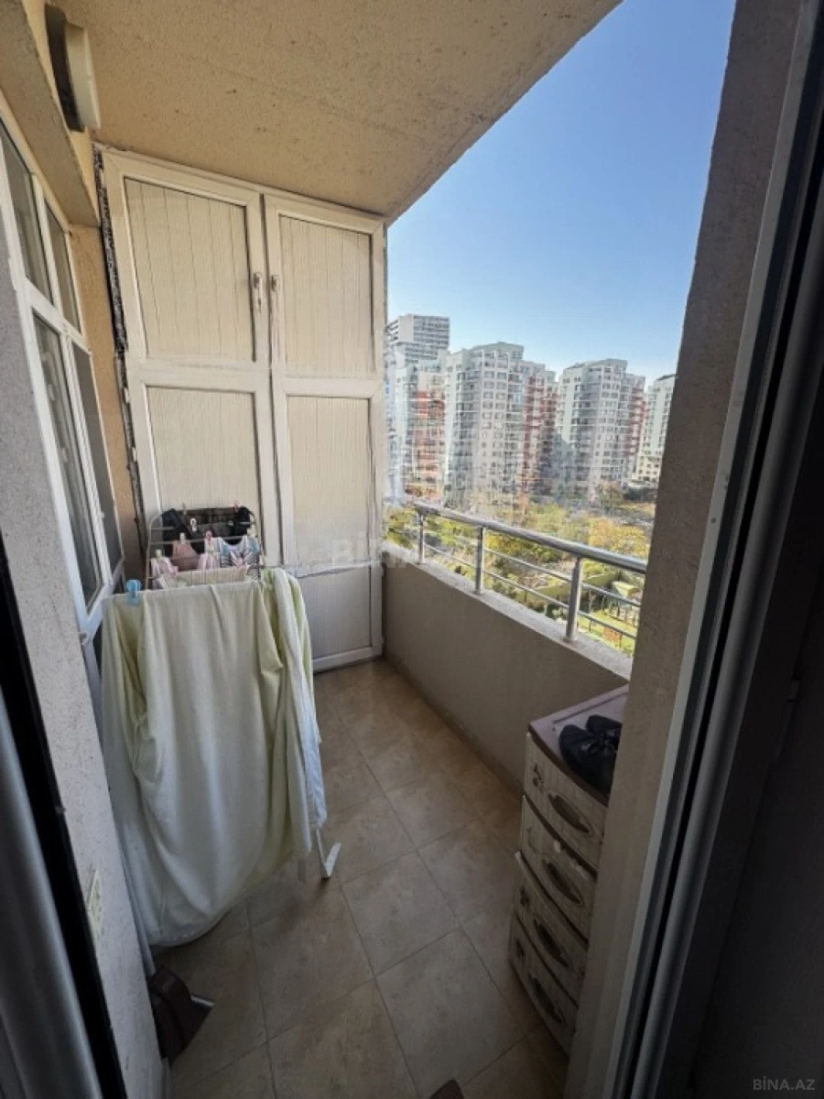 Satılır 4 otaqlı mənzil 165 m²