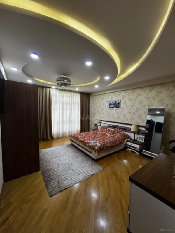Satılır 4 otaqlı mənzil 165 m²
