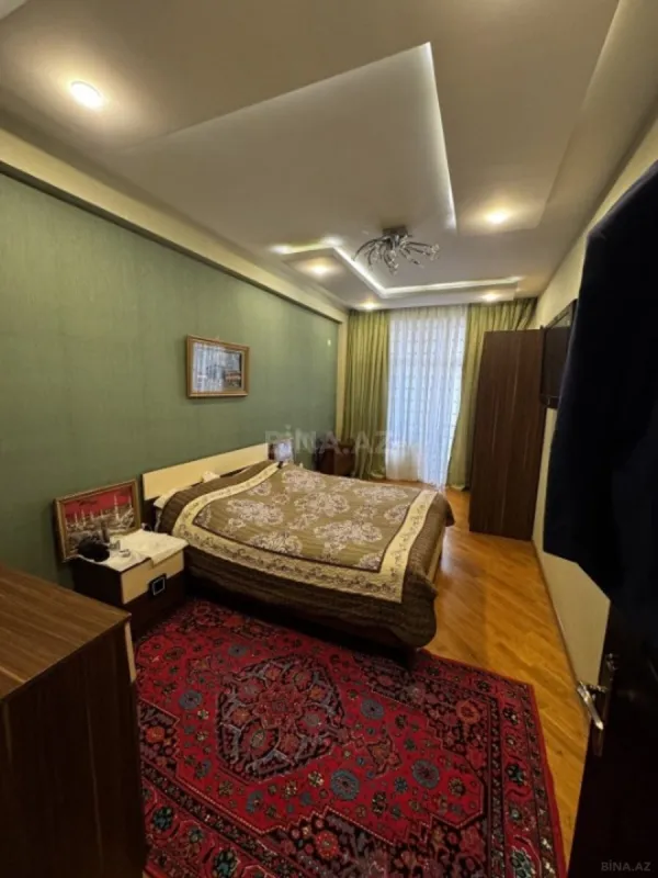 Satılır 4 otaqlı mənzil 165 m²