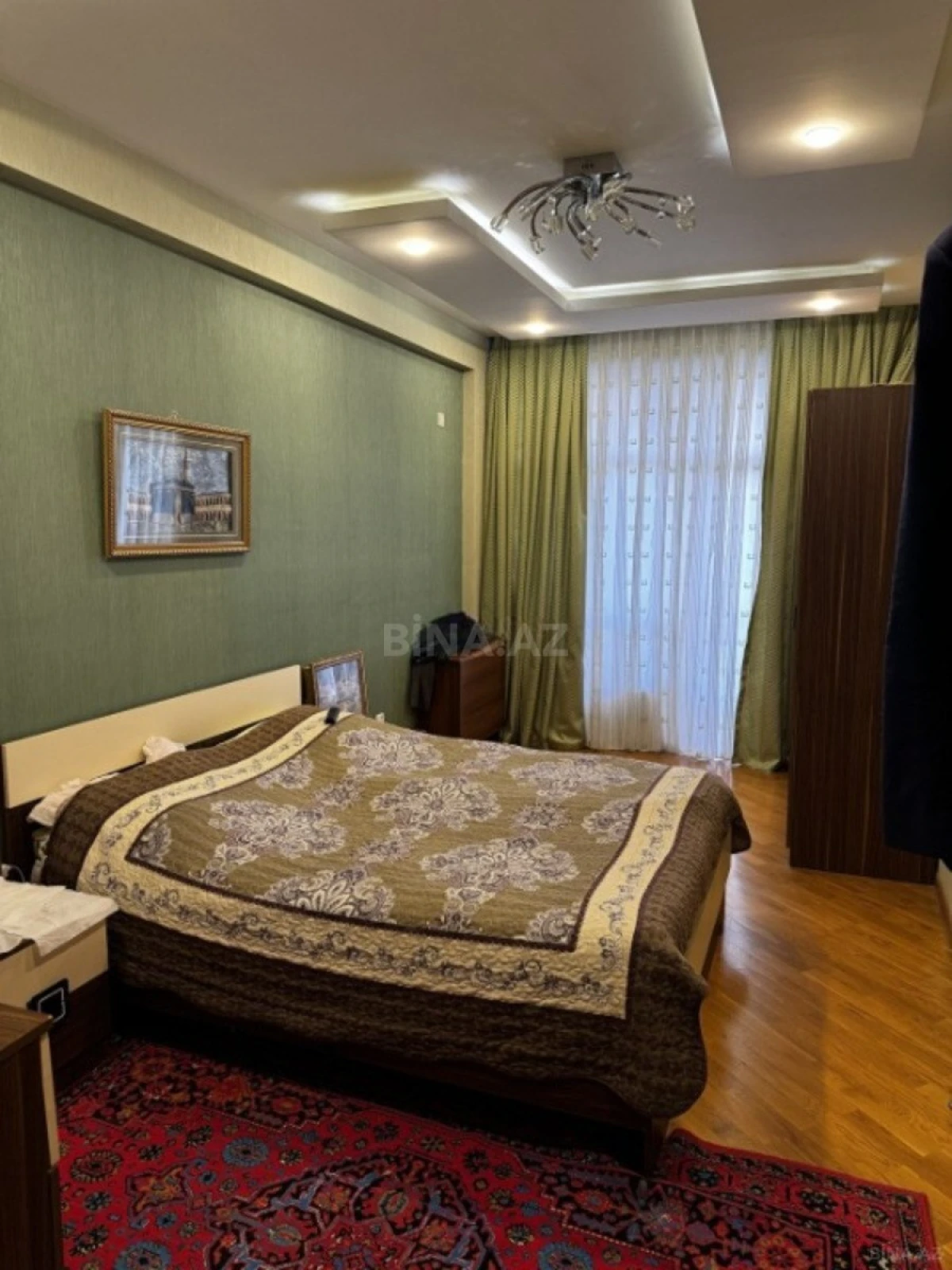 Satılır 4 otaqlı mənzil 165 m²