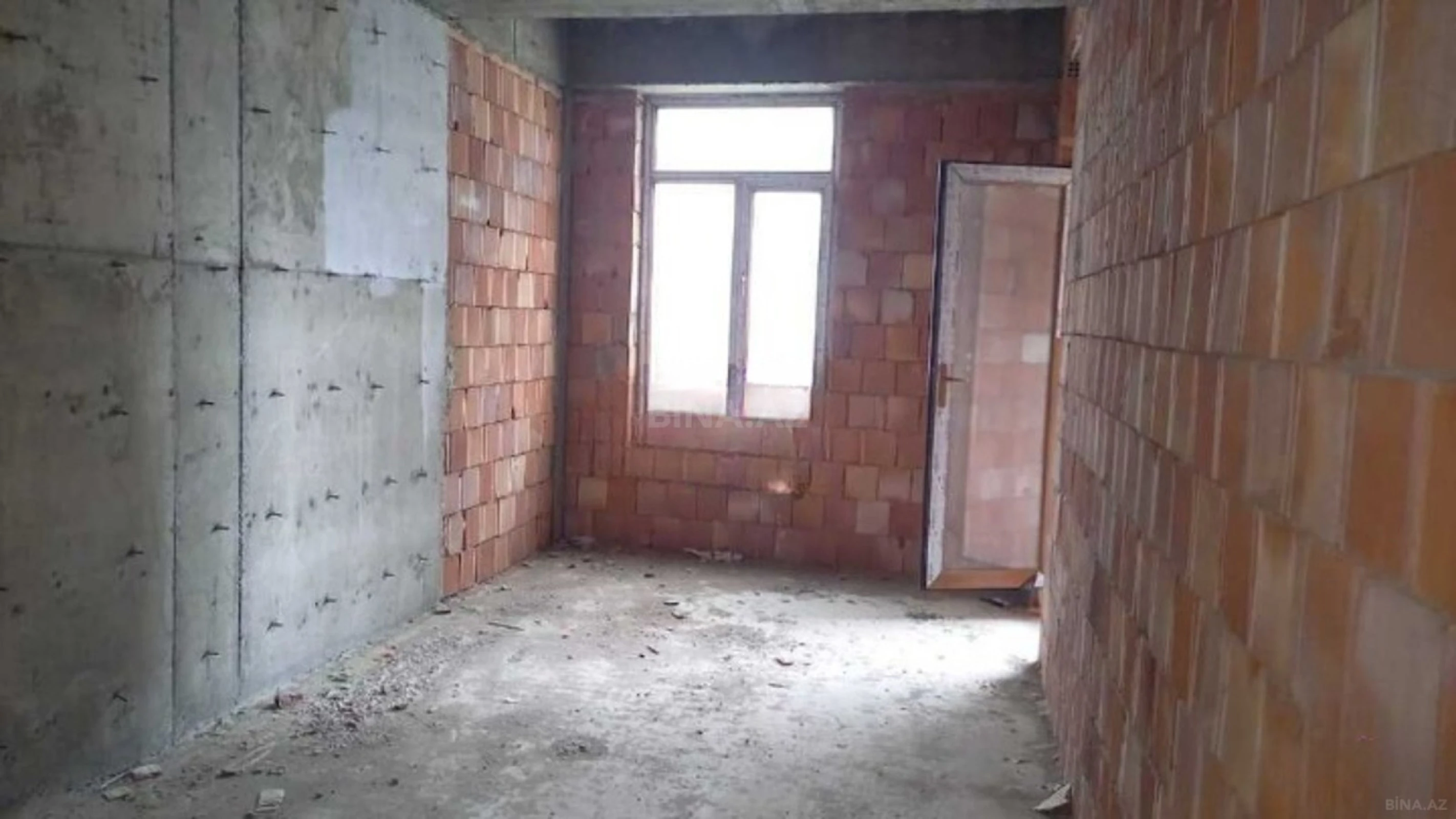 Satılır 3 otaqlı mənzil 124 m²