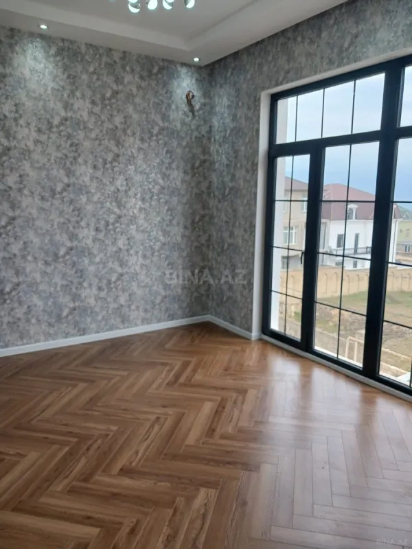 Satılır 5 otaqlı həyət evi 310 m²