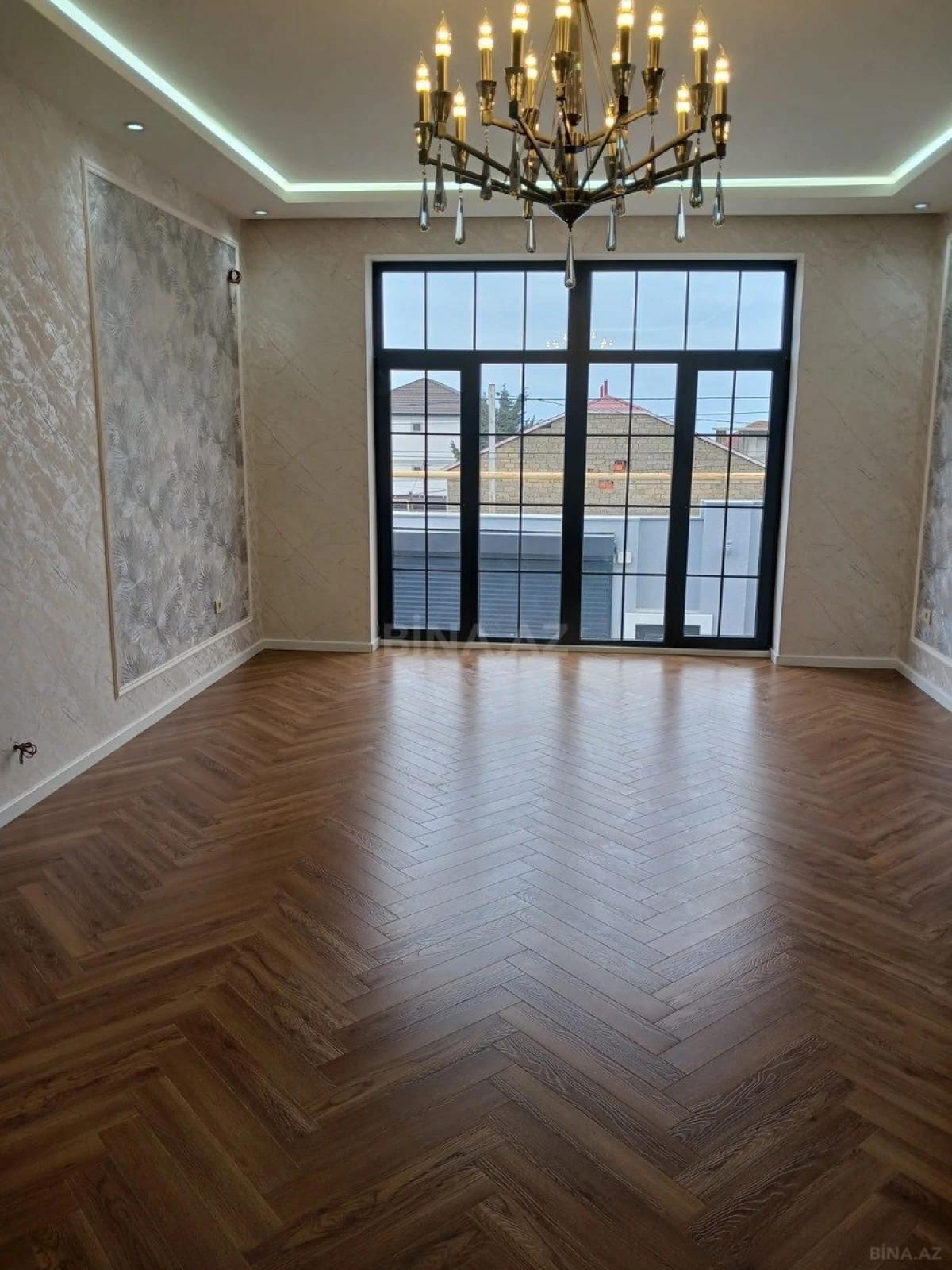 Satılır 5 otaqlı həyət evi 310 m²