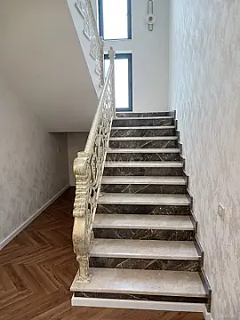 Satılır 5 otaqlı həyət evi 310 m²