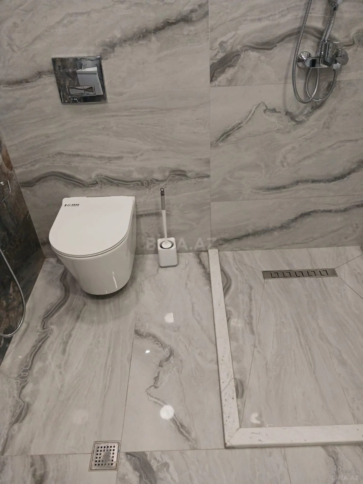 Satılır 5 otaqlı həyət evi 310 m²