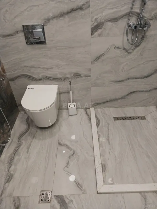 Satılır 5 otaqlı həyət evi 310 m²