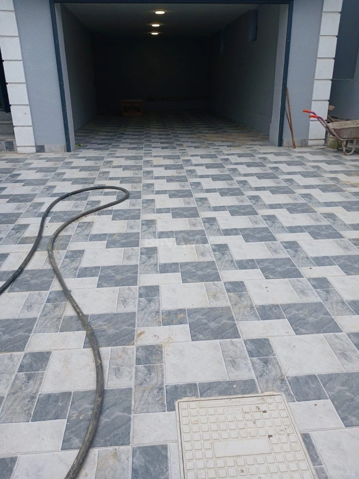 Satılır 5 otaqlı həyət evi 310 m²