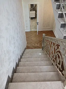 Satılır 5 otaqlı həyət evi 310 m²