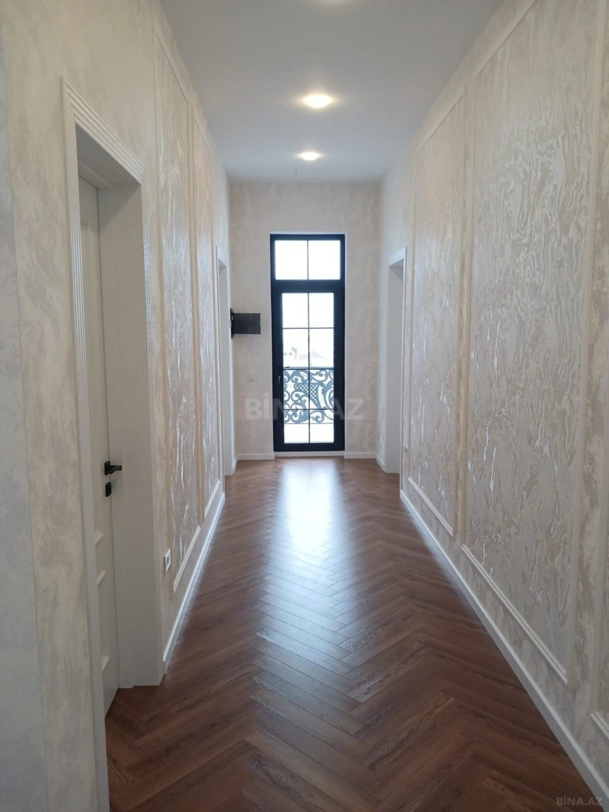 Satılır 5 otaqlı həyət evi 310 m²