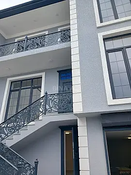 Satılır 5 otaqlı həyət evi 310 m²