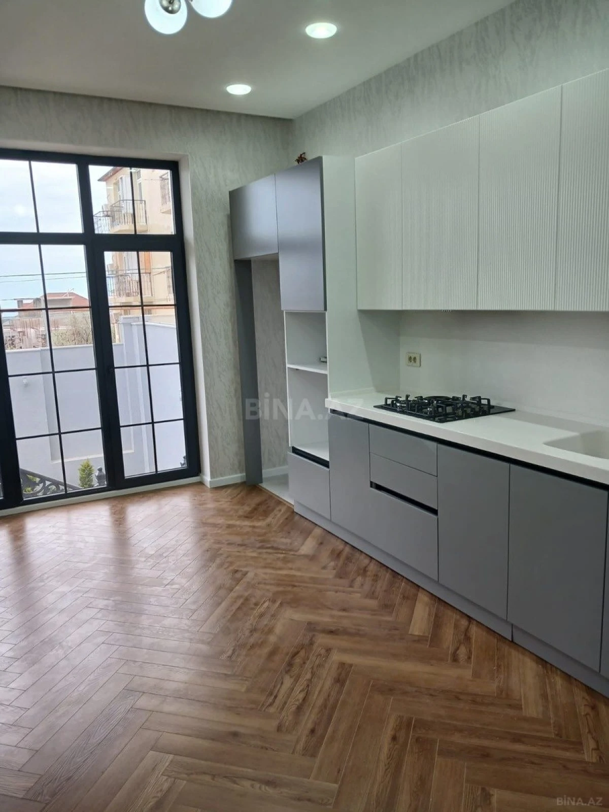 Satılır 5 otaqlı həyət evi 310 m²