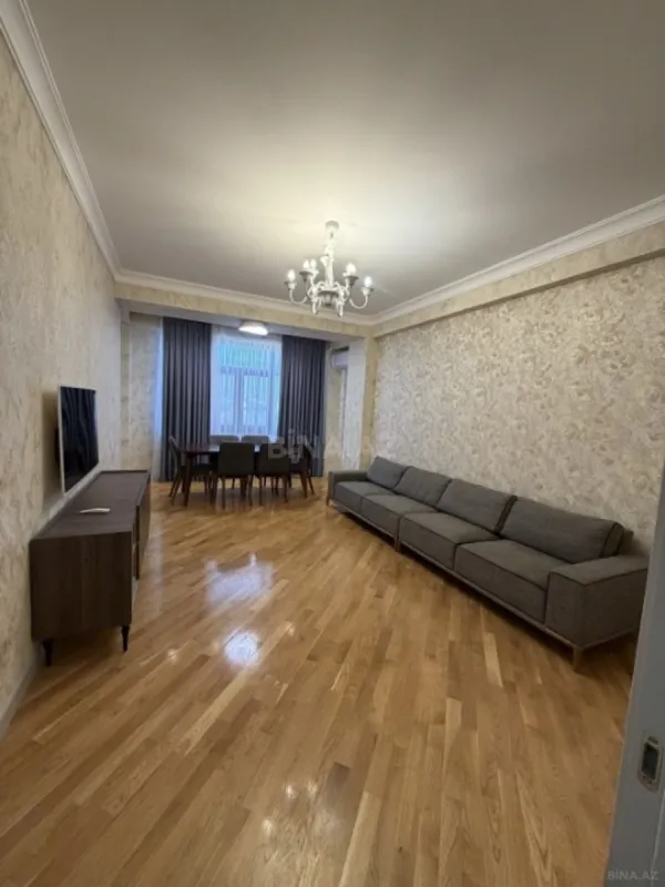 Kirayə verilir 3 otaqlı mənzil 105 m²