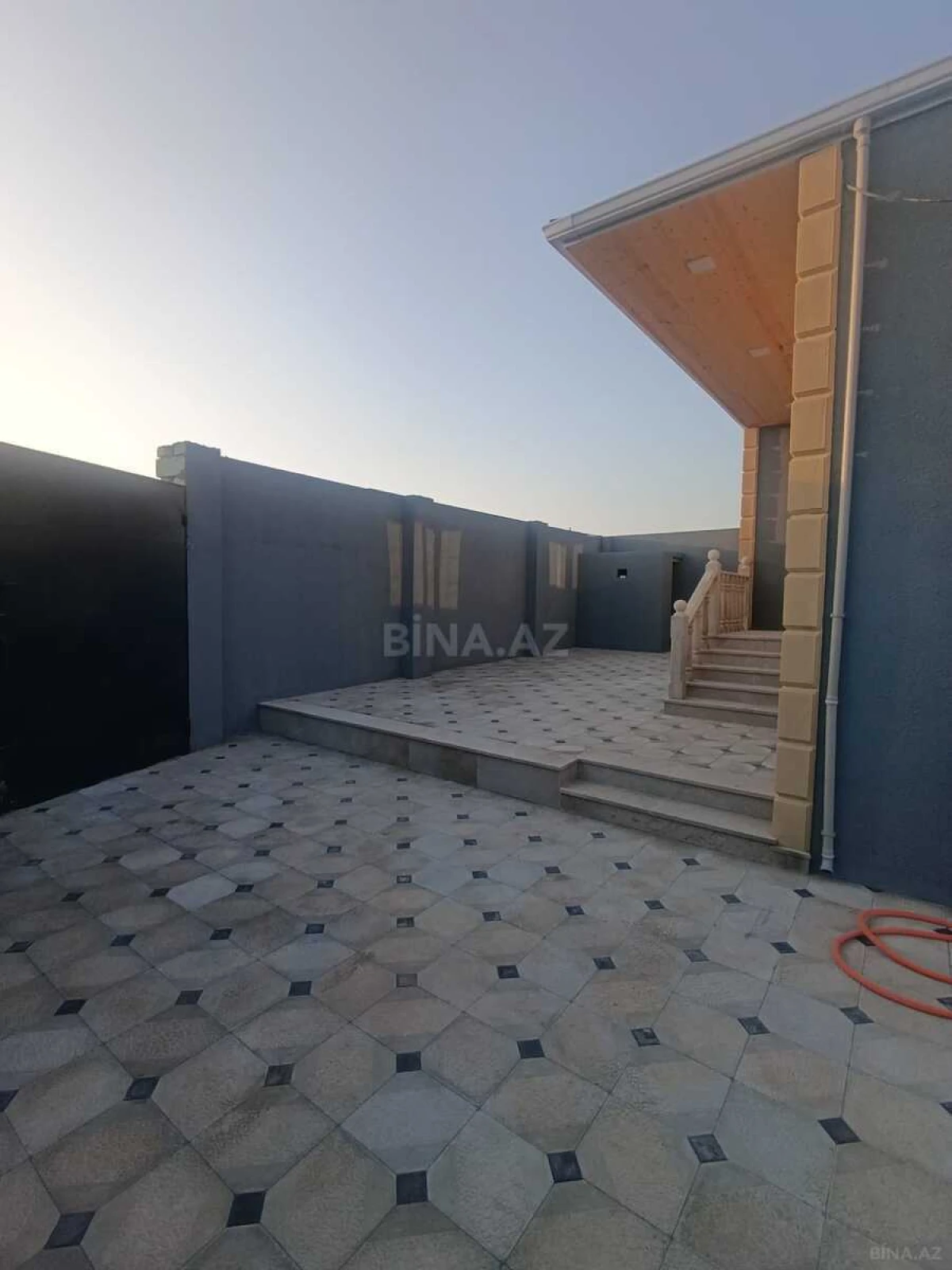 Satılır 4 otaqlı həyət evi 140 m²