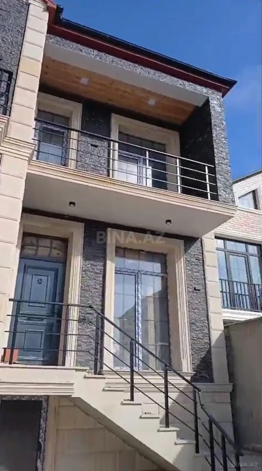 Satılır 6 otaqlı həyət evi 300 m²