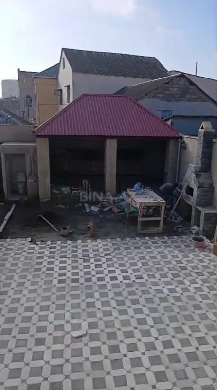 Satılır 6 otaqlı həyət evi 300 m²
