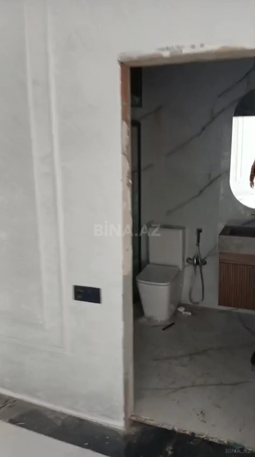 Satılır 6 otaqlı həyət evi 300 m²