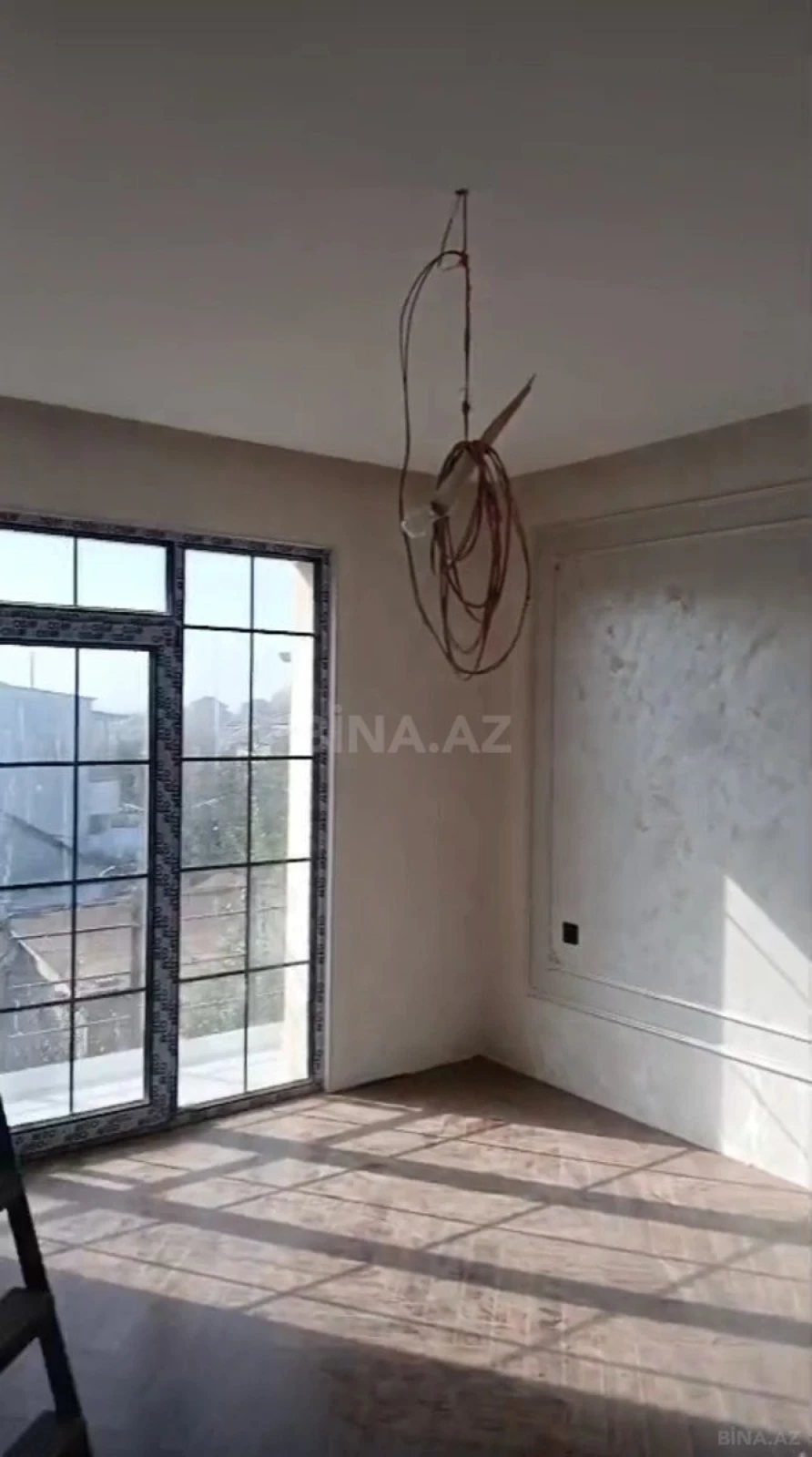 Satılır 6 otaqlı həyət evi 300 m²