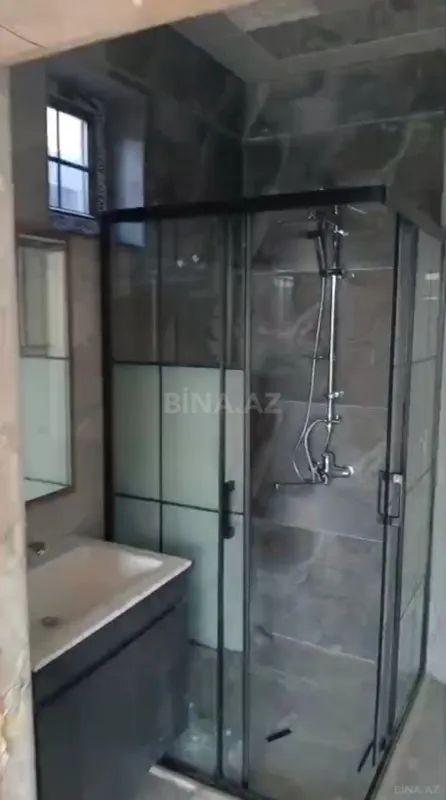 Satılır 6 otaqlı həyət evi 300 m²