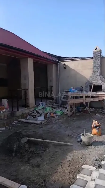 Satılır 6 otaqlı həyət evi 300 m²