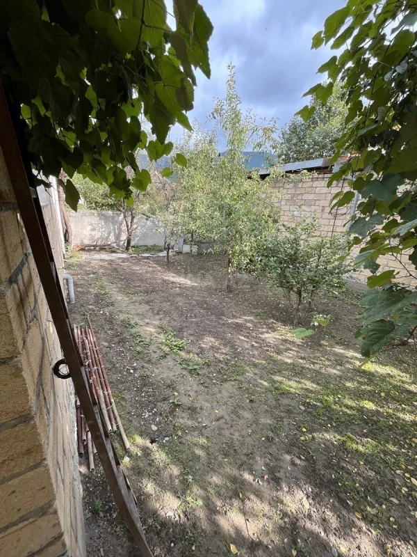 Satılır 3 otaqlı həyət evi 100 m²