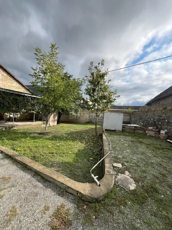 Satılır 3 otaqlı həyət evi 100 m²