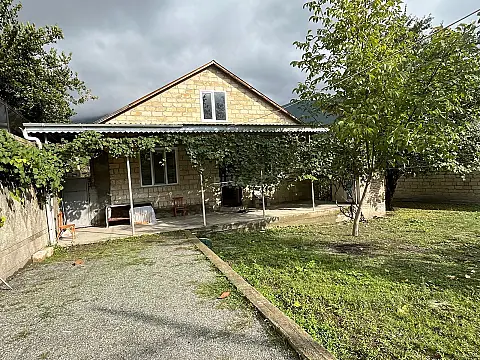 Satılır 3 otaqlı həyət evi 100 m² — Şəki 3 otaq 100.00 m²