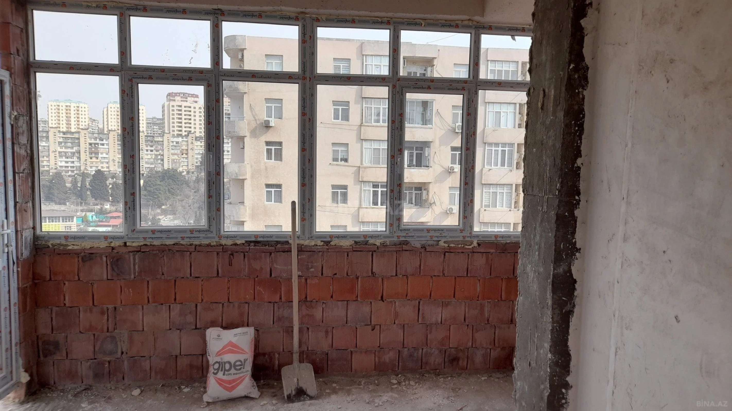 Satılır 2 otaqlı mənzil 104 m²